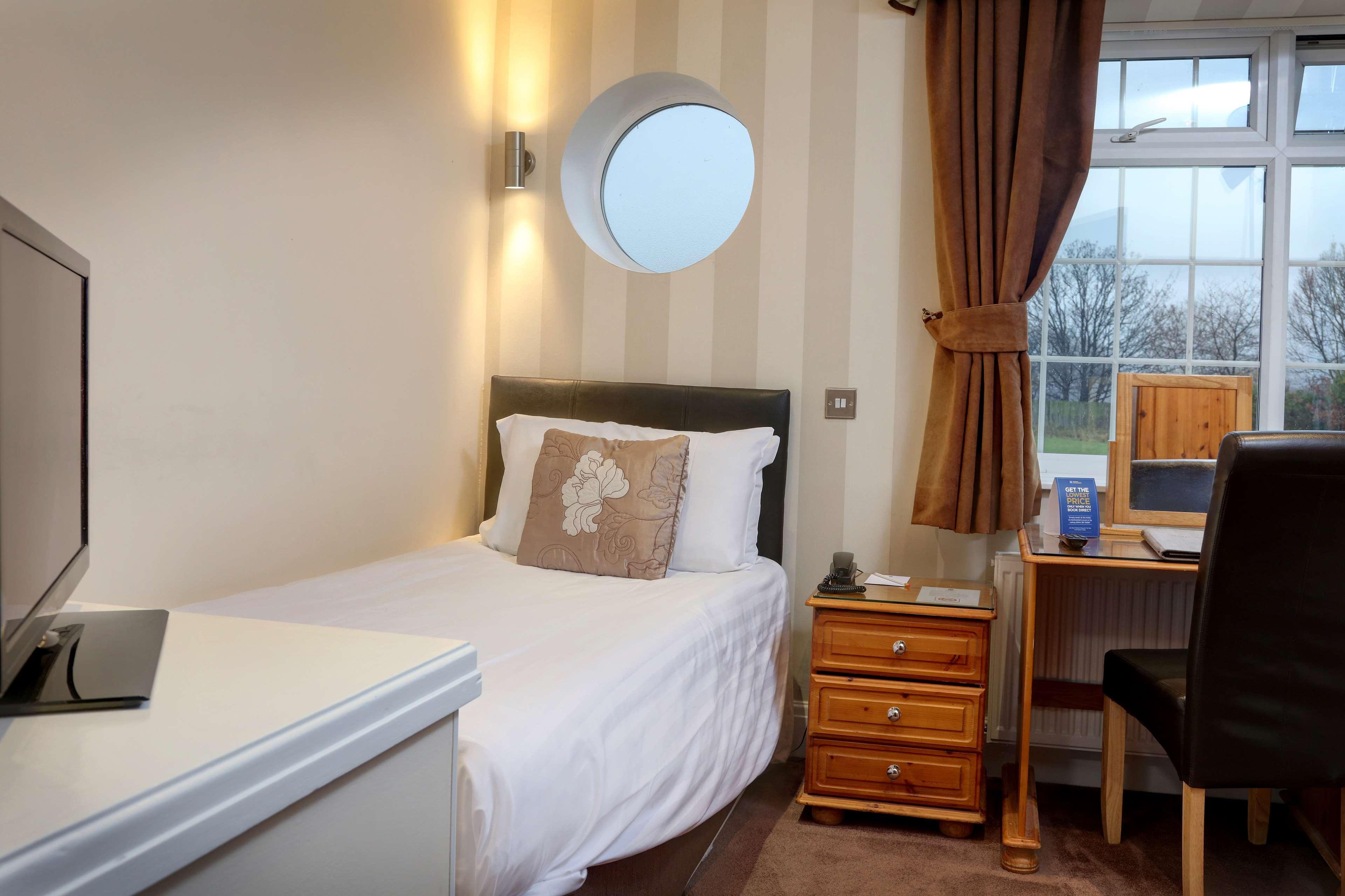 Best Western Bolholt Country Park Hotel Bury  Exterior photo